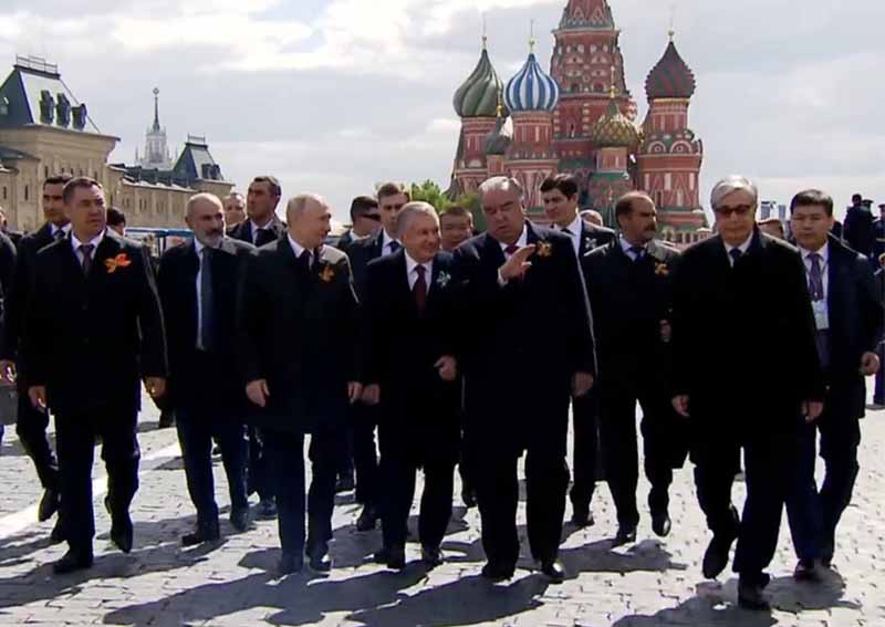 В Москву для участия в параде прибыли лидеры Армении, Белоруссии, Киргизии, Казахстана, Таджикистана, Узбекистана, Туркменистана.