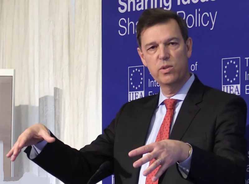 Экс-аналитик ЦРУ, специалист по России, Джордж Биб